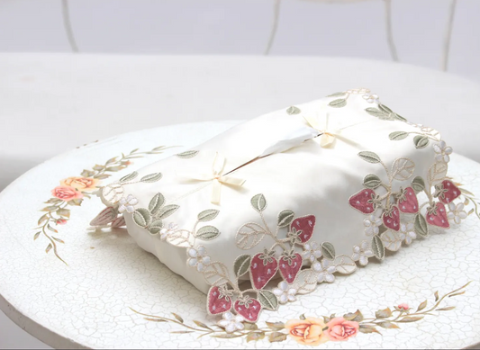 Ami-Brugge - Strawberry - Embroidered tissue box cover