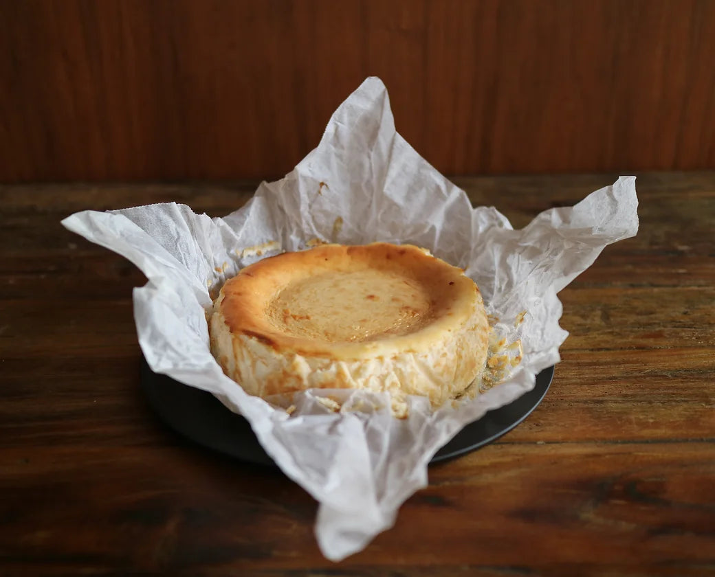 Mellow white cheesecake made in Ishikawa (Japan)