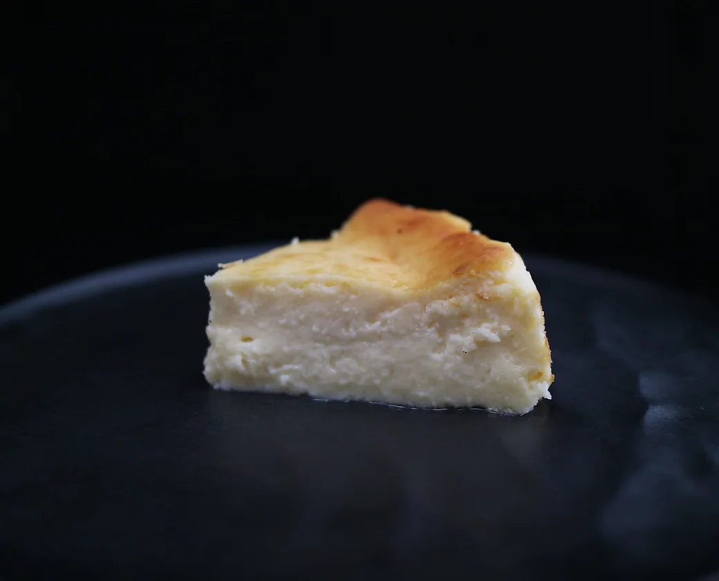 Mellow white cheesecake made in Ishikawa (Japan)